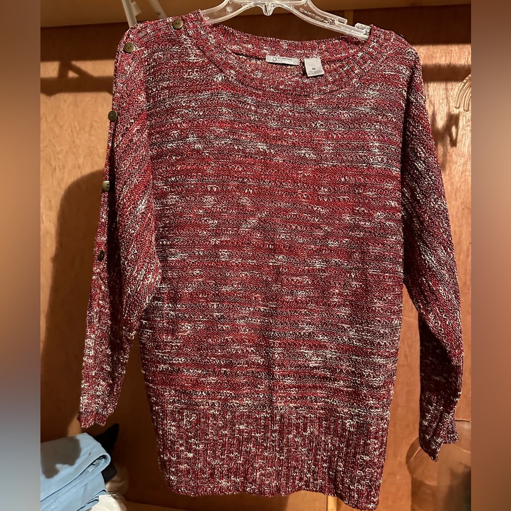New Directions weekend sweater. Medium. Burgandy. Long sleeve